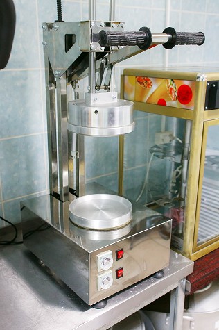    Аппарат  (пресс-печь) для выпекания заготовок из теста VM-04-1-classic (200 mm и 250 mm)
