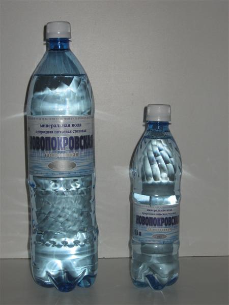 Минеральная вода "Новопокровская" объемом 1.5 и 0.5 литра