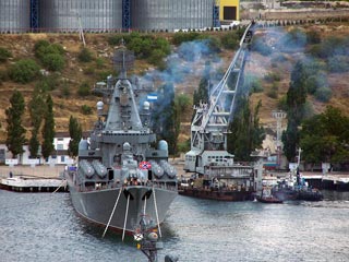 Взрыв и пожар произошли на ракетном крейсере Черноморского флота