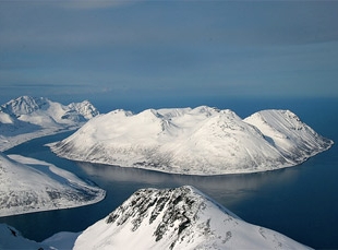 В 1100 км в северу от Аляски найден 35-километровый подводный хребет