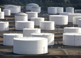 Прогноз 2010: Добыча нефти обгонит спрос на нее