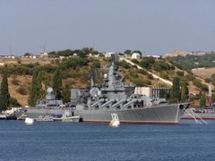Крейсер "Москва" вышел из Севастополя