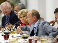 Инопресса о "валдайском" выступлении Путина: успокаивал, объяснял, сдержанно гневался и съел три виноградинки
