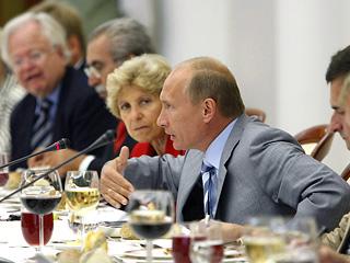 Инопресса о "валдайском" выступлении Путина: успокаивал, объяснял, сдержанно гневался и съел три виноградинки
