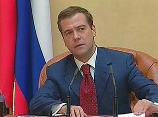 Медведев подписал закон, вдвое увеличивающий сроки исполнения административного наказания