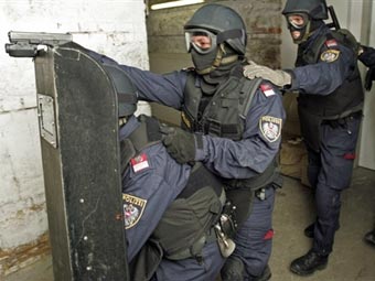 Полиция не поверила угрозам 'Аль-Каеды' устроить теракт на Евро-2008