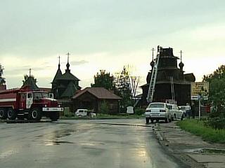 Молния подожгла церковь в Суздале
