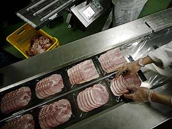 Россельхознадзор запретил мясо с 18 предприятий Европы