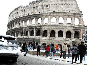 Аномальная зима ударила по символам Европы - в Венеции под самый карнавал замерзли каналы
