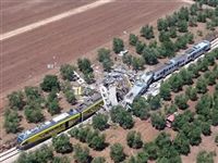 Трагедия в оливковой роще: два поезда столкнулись лоб в лоб в Италии