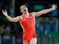 Золотой урожай: в девятый день Олимпиады сборная России завоевала три медали высшего достоинства