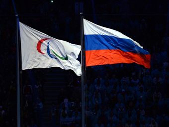 Белорусским паралимпийцам запретили нести флаг России