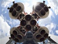 США еще более усугубляют зависимость от российских ракетных двигателей