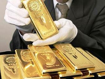 Зачем Россия скупает дешевеющее золото?