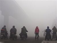 Вышел месяц из тумана. Власти Франции и Китая проигрывают войну со смогом