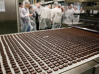 Шоколад с проблемами: почему Порошенко решил продать фабрику Roshen в Липецке