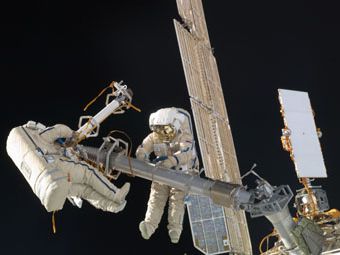 Роскосмос набирает космонавтов на первый полет к Луне