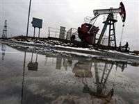 На черный день: зачем США и Саудовская Аравия обваливают цены на нефть 