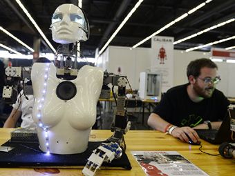 Вкалывают роботы: в ЕС спорят о гарантированном доходе для всех
