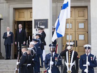 Для чего США загоняют Финляндию под крышу НАТО