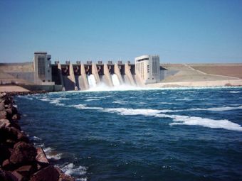 Инженеры сирийской ГЭС предрекли обрушение крупнейшей дамбы на Евфрате