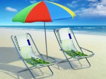 Пора покупать доллары и евро для летнего отдыха