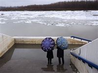 На реках трех регионов Сибири начался ледоход