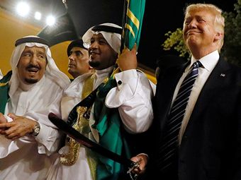 Танцы с саблями: Трамп с удовольствием и пользой провел время в ваххабитском королевстве
