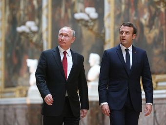 Путин взял Париж без боя